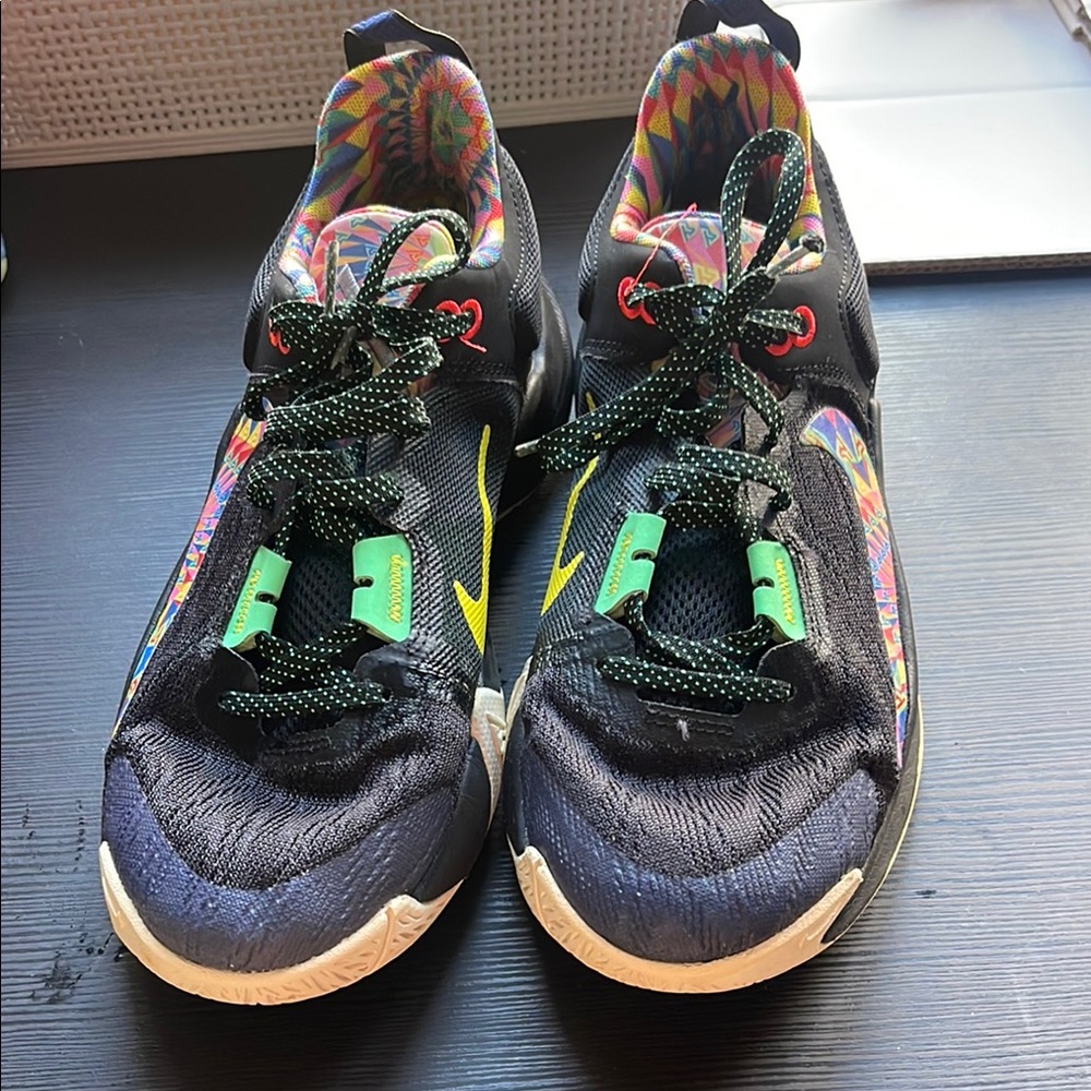 Nike Black and Green Sneakers with Reflective Accents